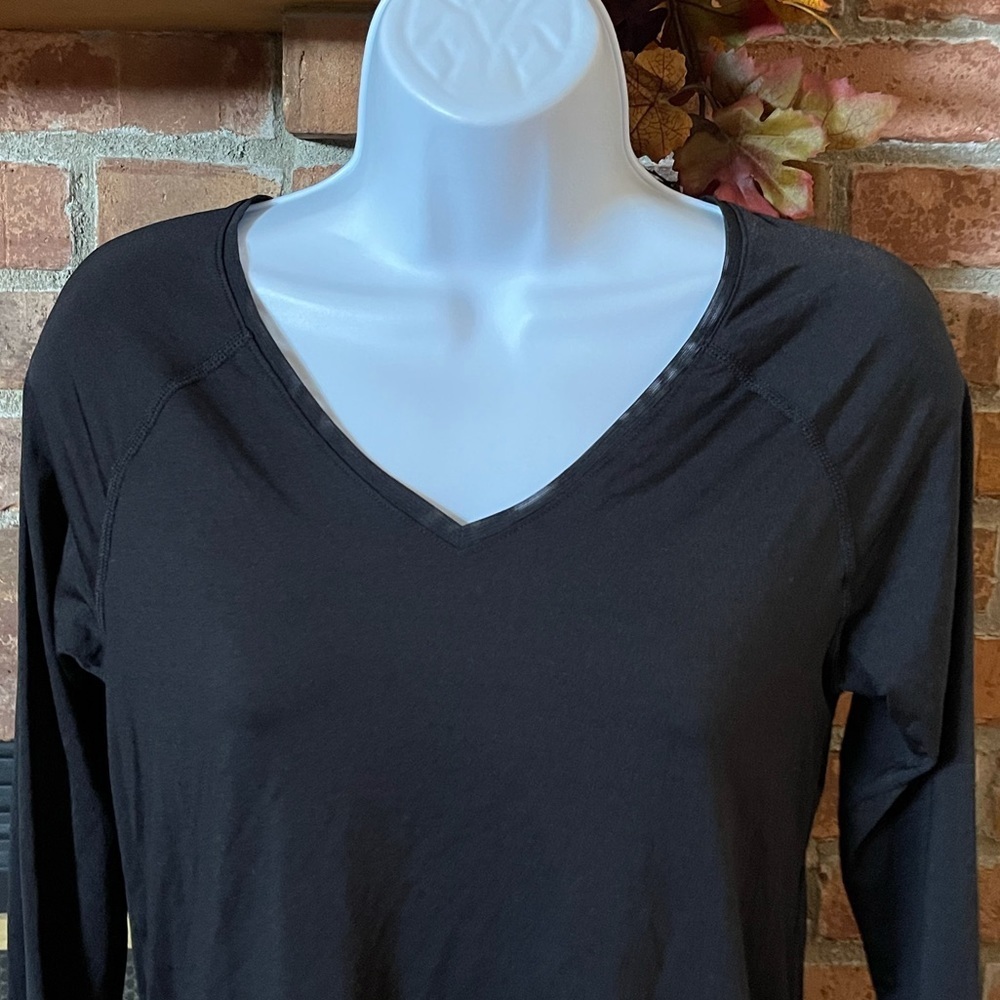 Spanx Active Streamlined Ruched Back Long Sleeve Top - Picture 2 of 6